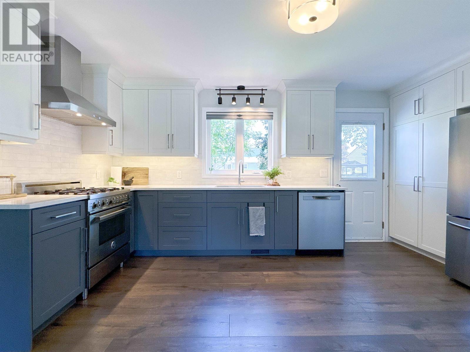 Single Family House for Sale in  Nottingham Avenue Sherwood 