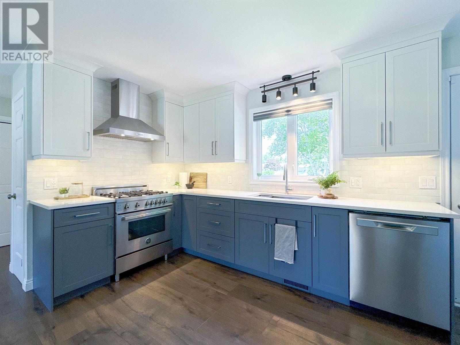 Single Family House for Sale in  Nottingham Avenue Sherwood 