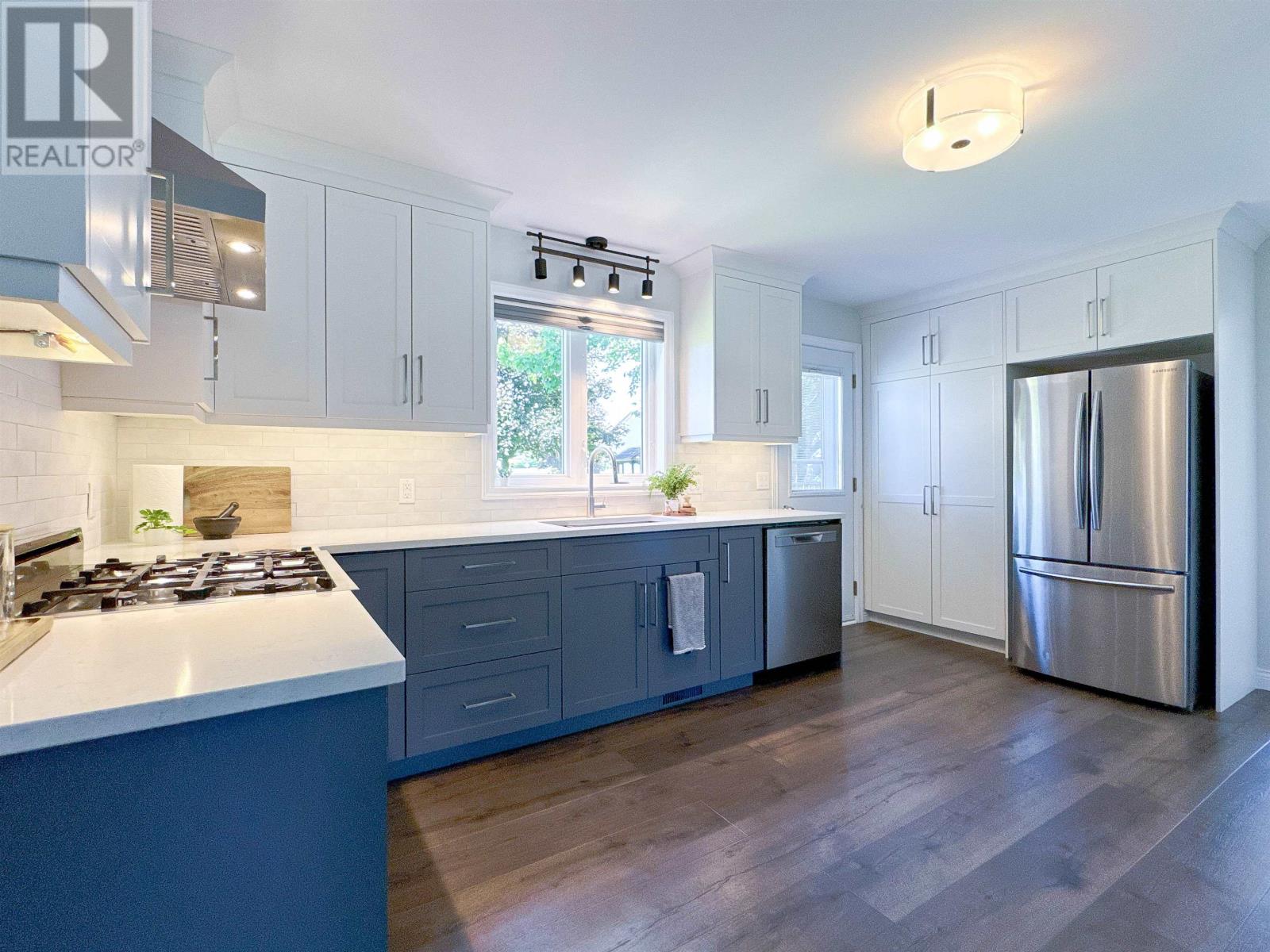 Single Family House for Sale in  Nottingham Avenue Sherwood 