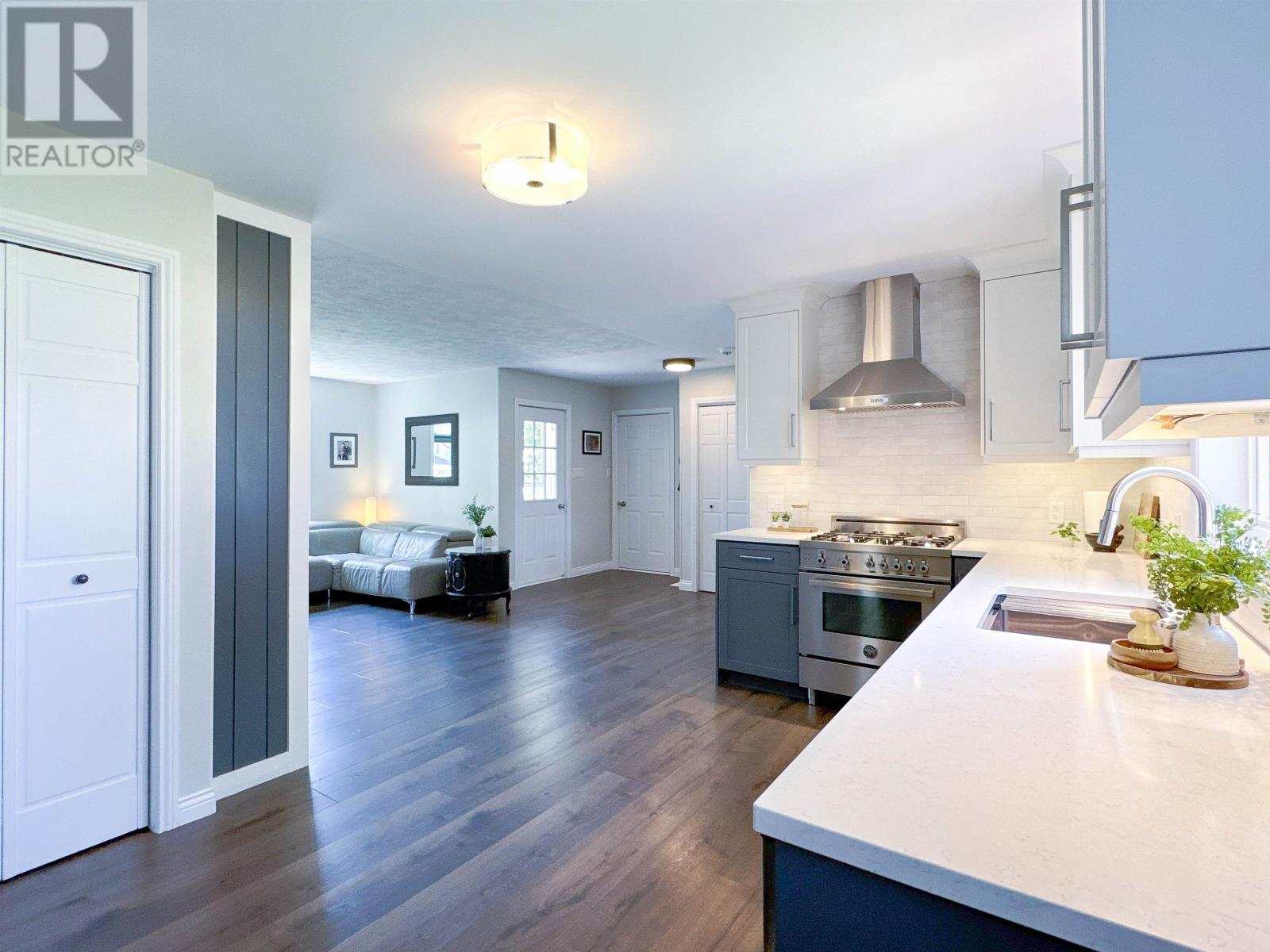 Single Family House for Sale in  Nottingham Avenue Sherwood 