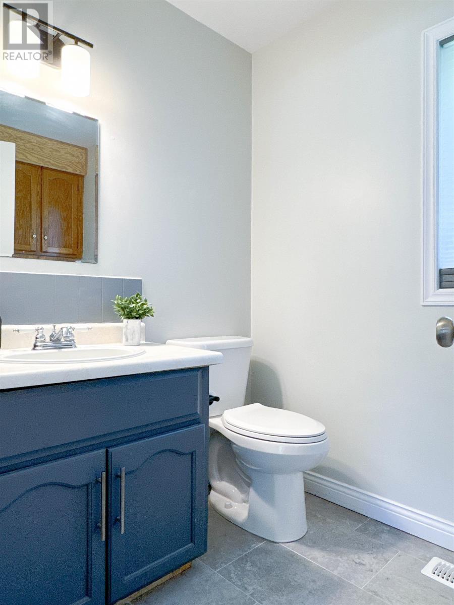 Single Family House for Sale in  Nottingham Avenue Sherwood 