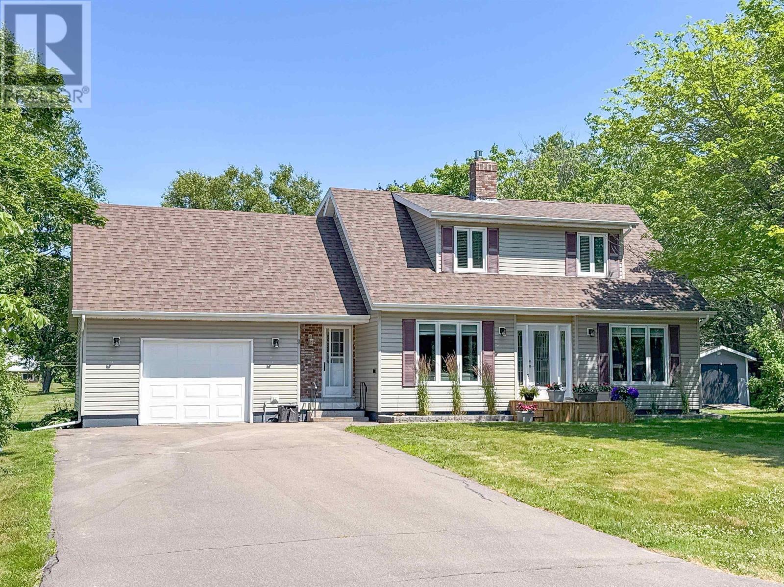 Single Family House for Sale in  Nottingham Avenue Sherwood 