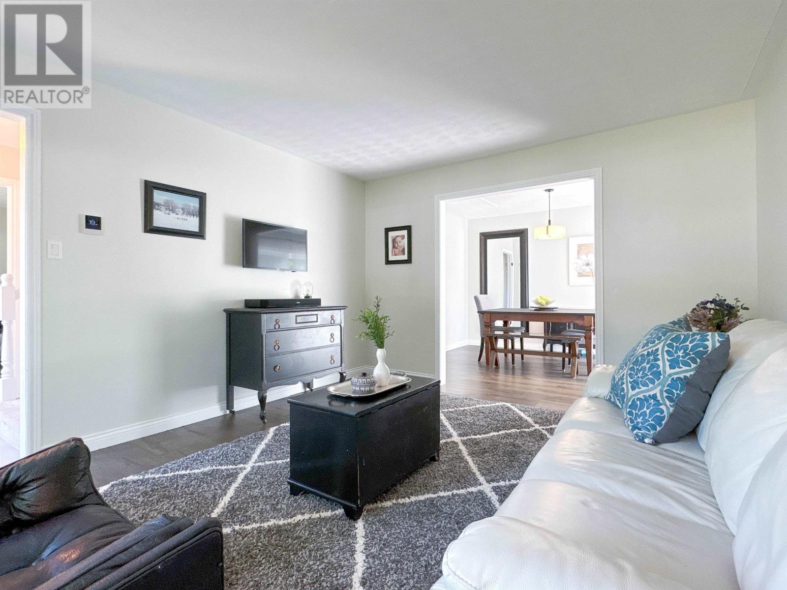 Single Family House for Sale in  Nottingham Avenue Sherwood 