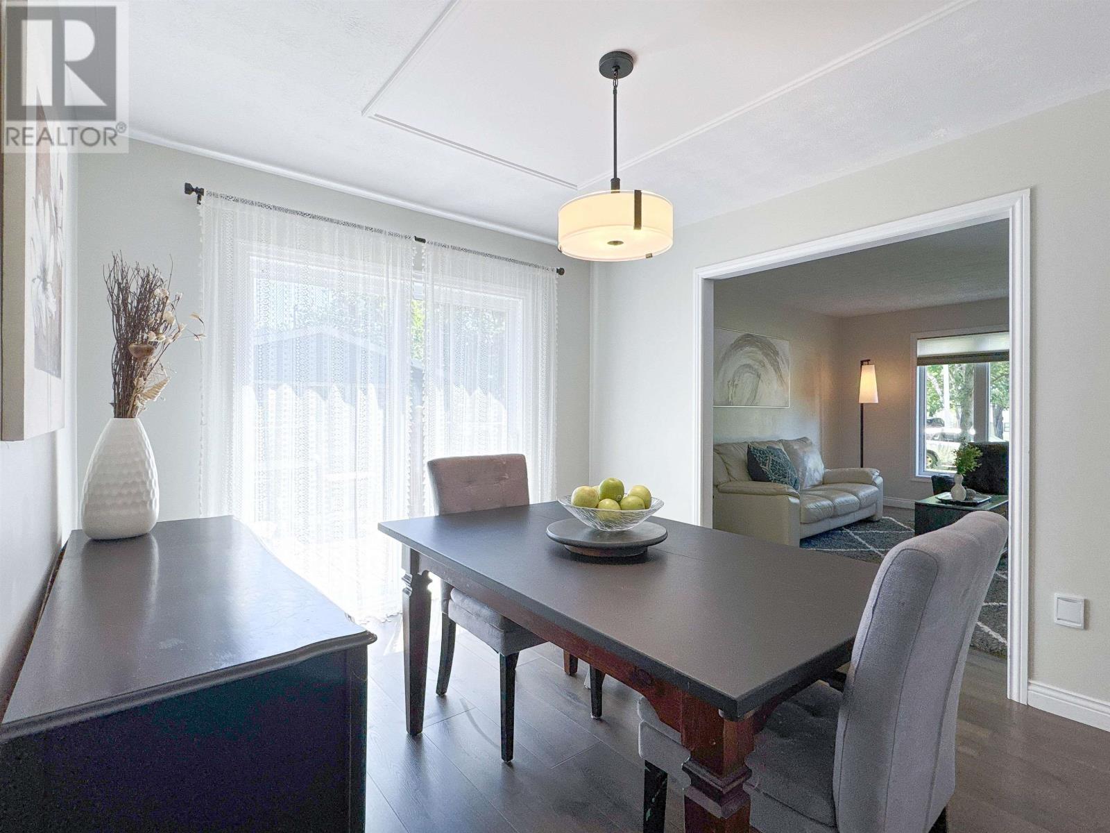 Single Family House for Sale in  Nottingham Avenue Sherwood 