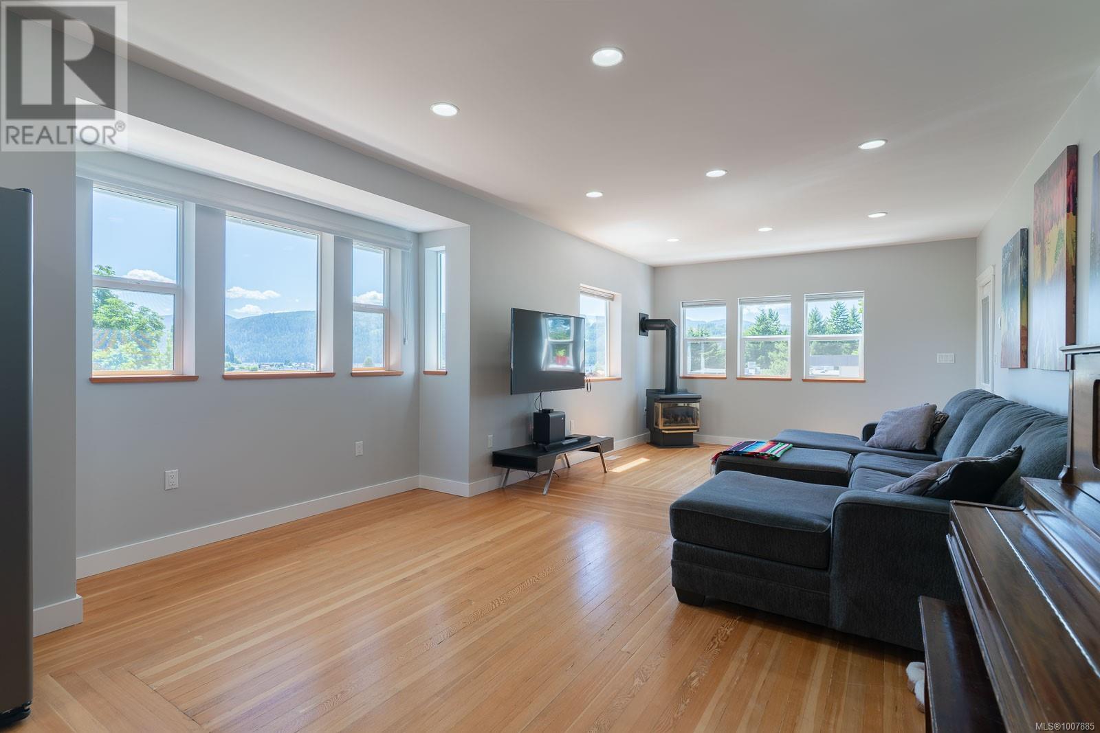 Photo 17 of 3807 5th Ave, Port Alberni BC