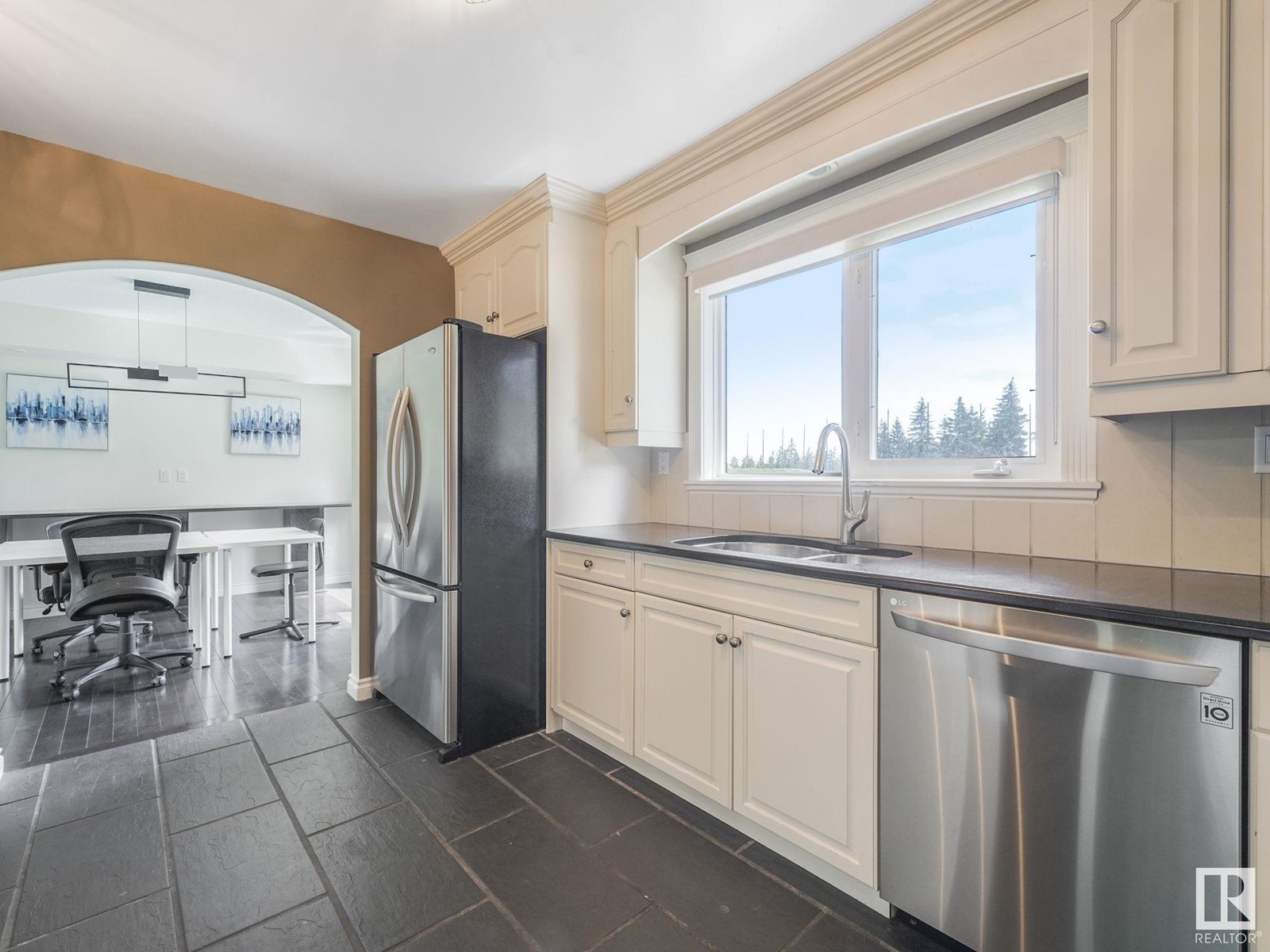 Photo 17 of 123 Fairway Dr Nw, Edmonton AB