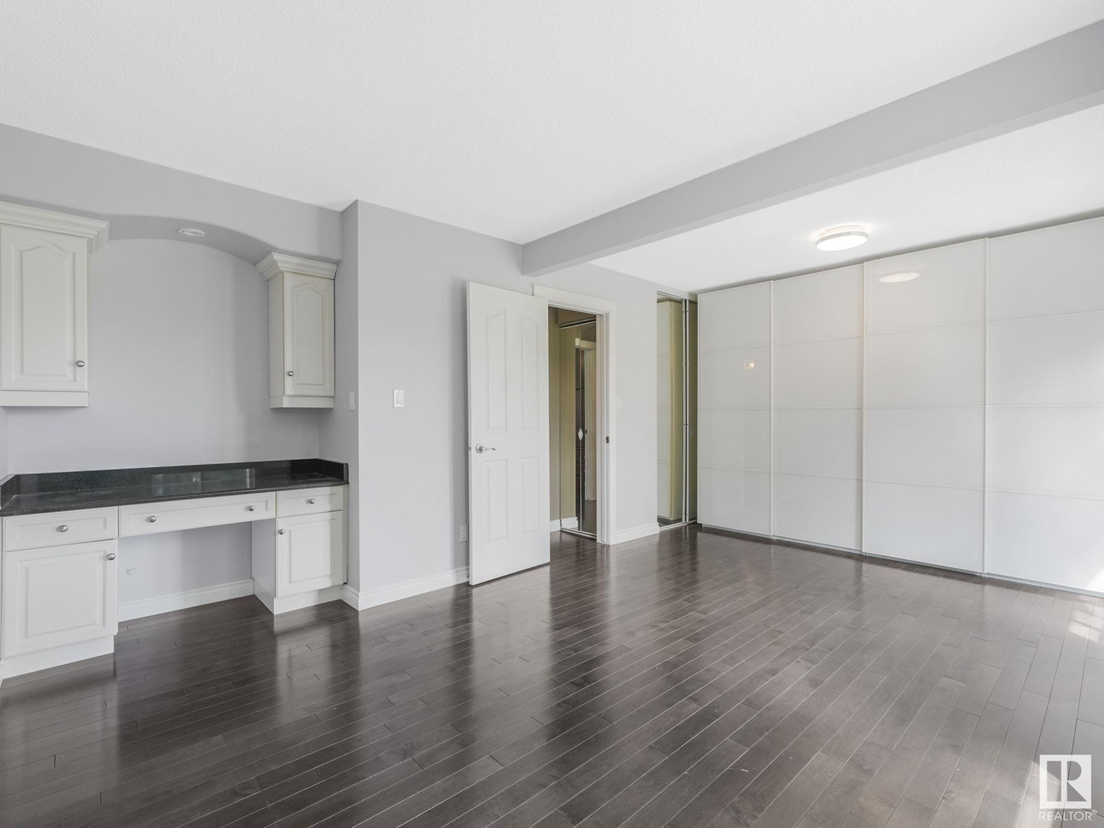 Photo 23 of 123 Fairway Dr Nw, Edmonton AB