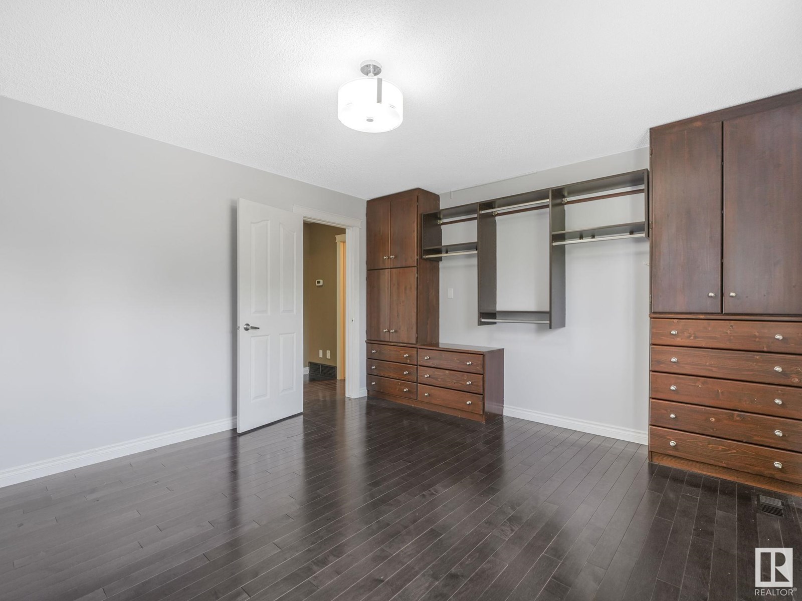Photo 25 of 123 Fairway Dr Nw, Edmonton AB