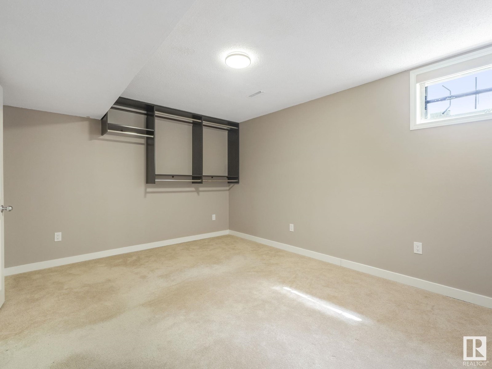 Photo 35 of 123 Fairway Dr Nw, Edmonton AB