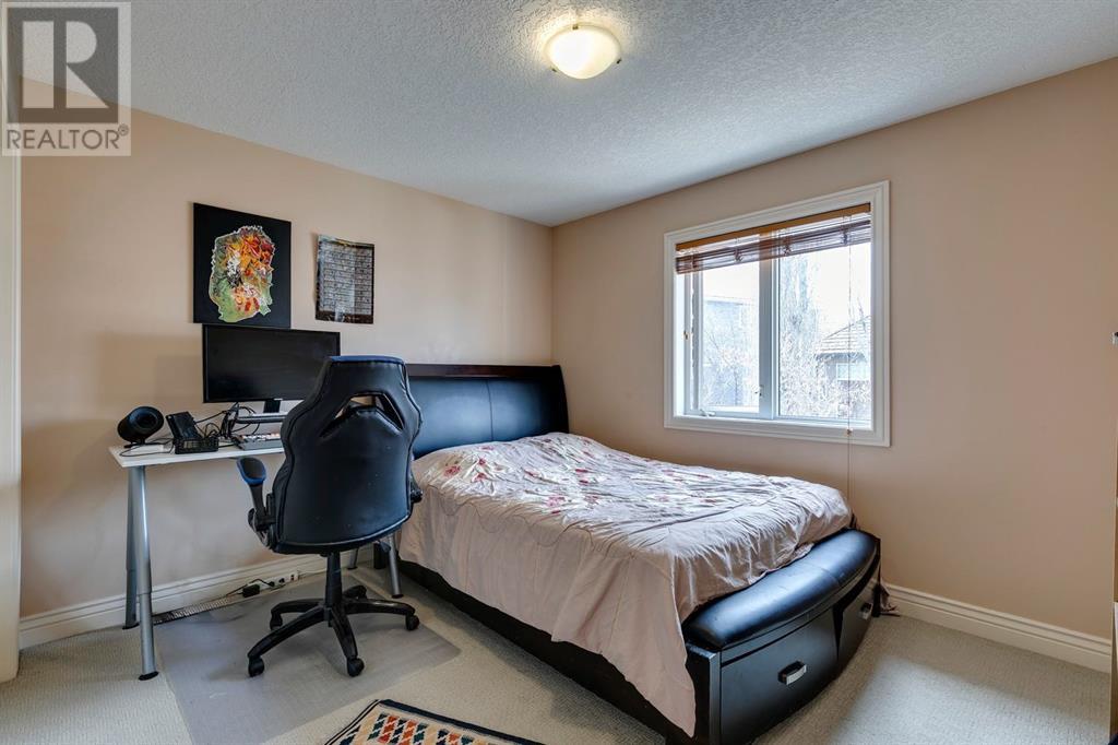 Single Family House for Sale in  Evergreen Drive SW Evergreen Calgary 