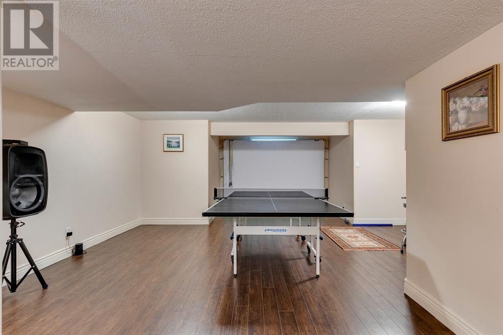 Single Family House for Sale in  Evergreen Drive SW Evergreen Calgary 