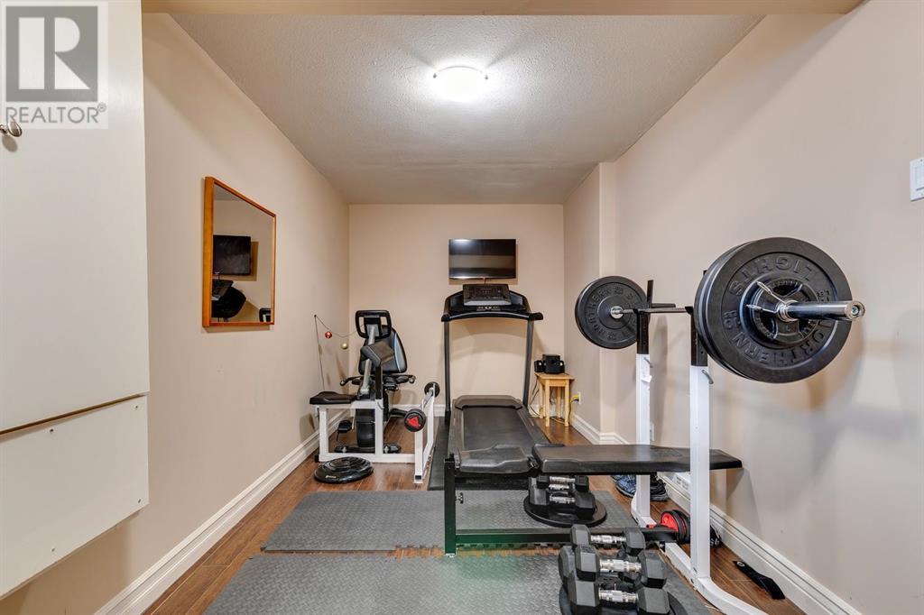 Single Family House for Sale in  Evergreen Drive SW Evergreen Calgary 