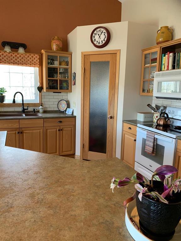 Photo 12 of 36 Grand Pines Drive, Traverse Bay MB