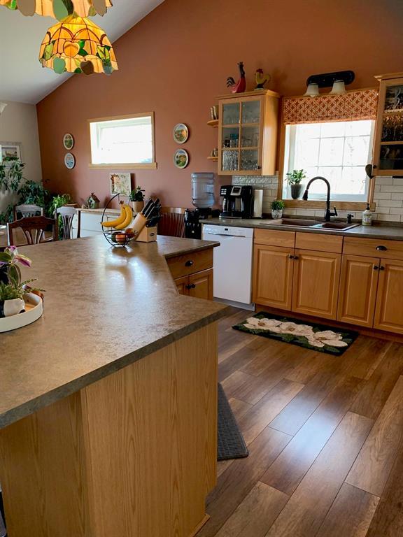 Photo 17 of 36 Grand Pines Drive, Traverse Bay MB