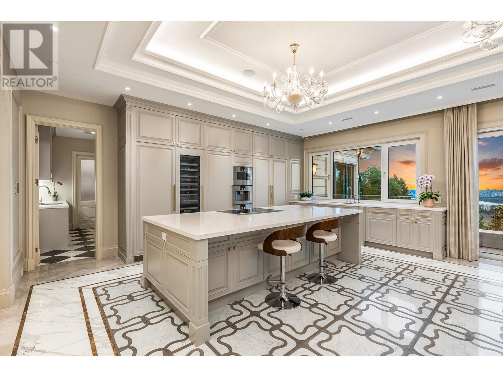 839 EYREMOUNT DRIVE, West Vancouver
