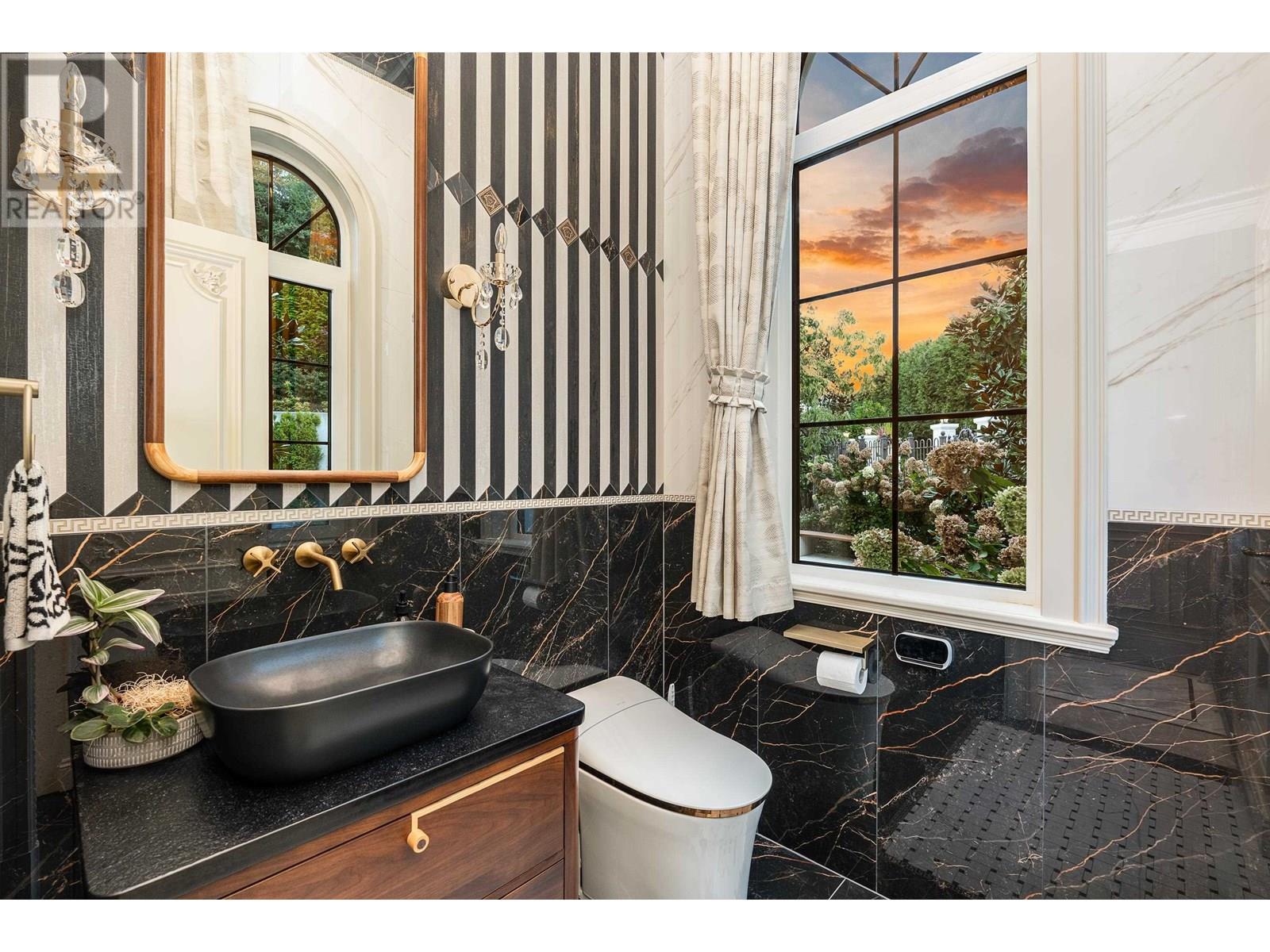 839 EYREMOUNT DRIVE, West Vancouver