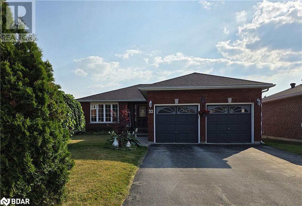 Photo 1 of 32 Carter Crescent, Orillia ON