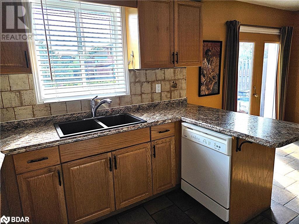 Photo 14 of 32 Carter Crescent, Orillia ON