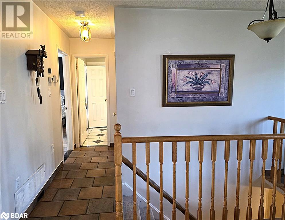 Photo 17 of 32 Carter Crescent, Orillia ON