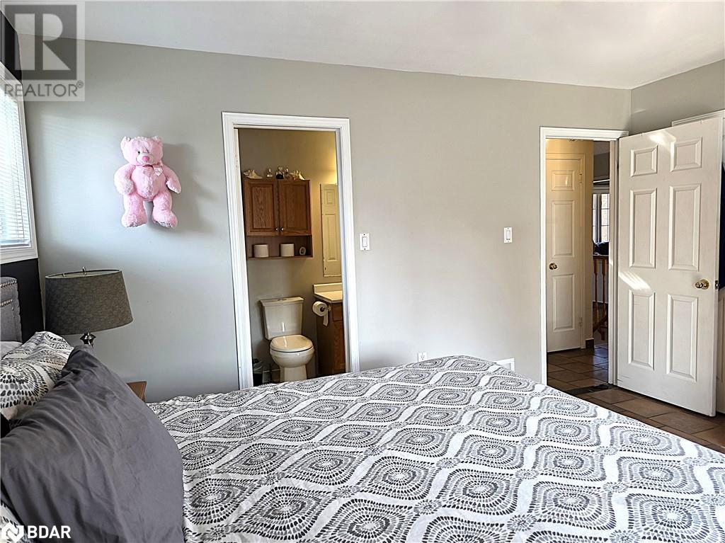 Photo 22 of 32 Carter Crescent, Orillia ON