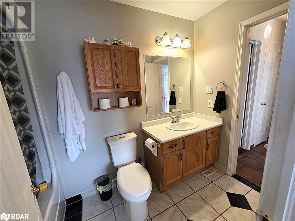 Photo 23 of 32 Carter Crescent, Orillia ON