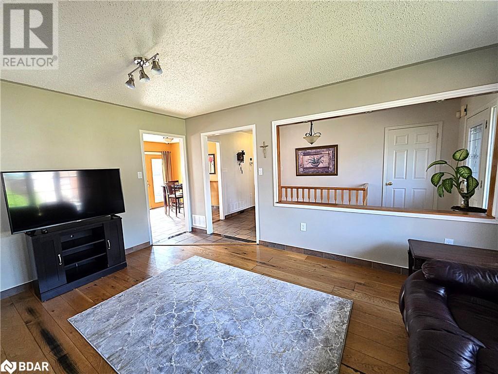 Photo 7 of 32 Carter Crescent, Orillia ON