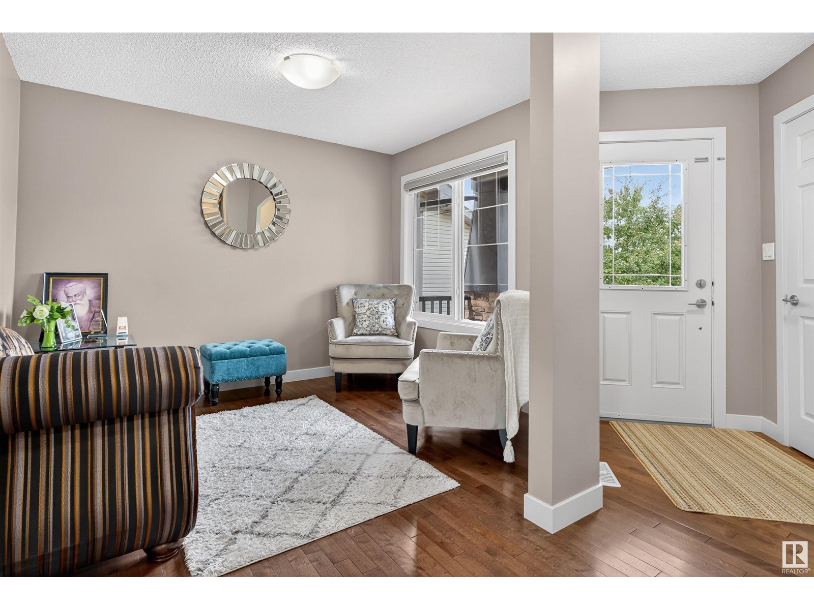 Photo 10 of 6811 19 Av Sw Sw, Edmonton AB