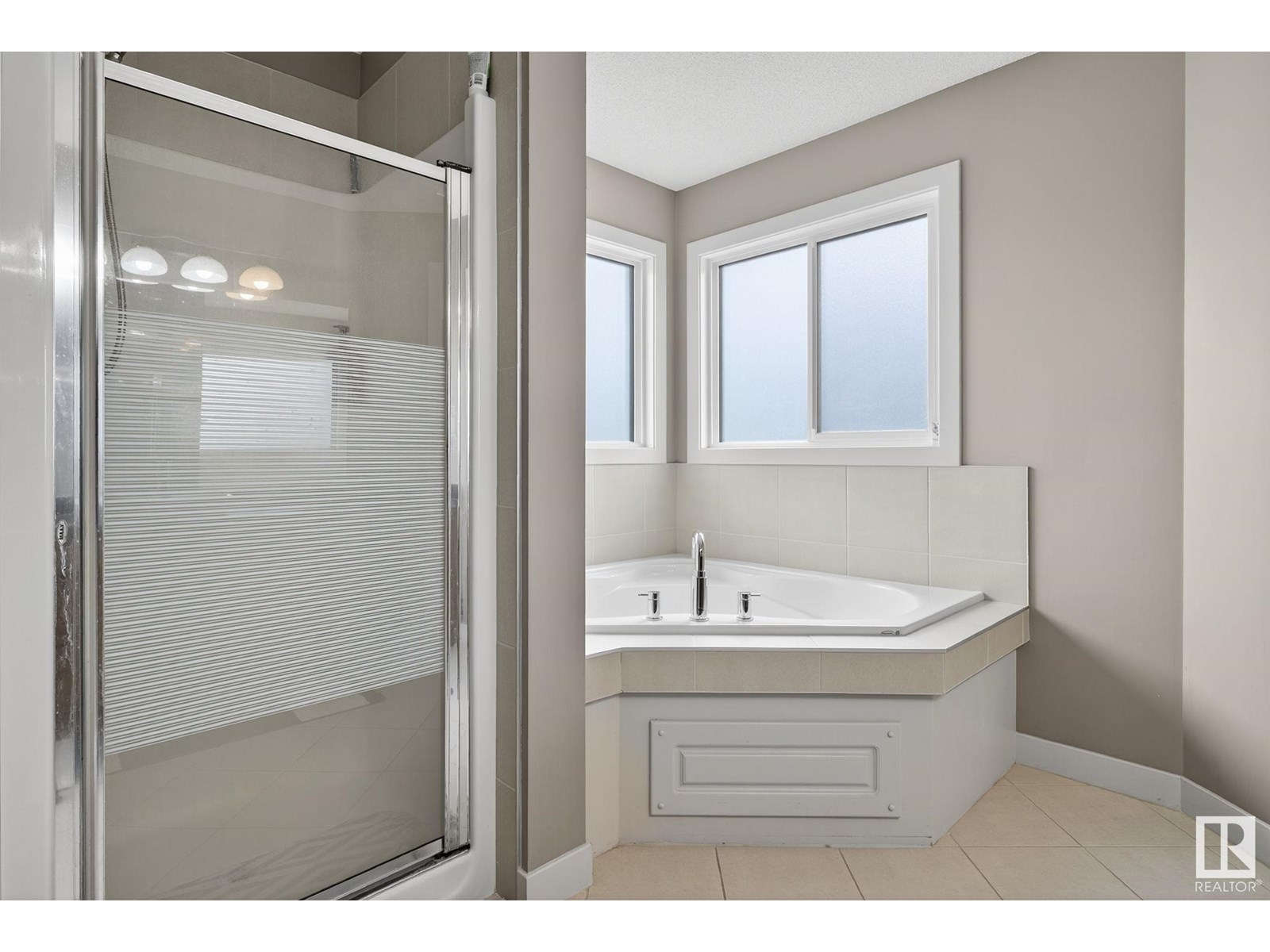 Photo 38 of 6811 19 Av Sw Sw, Edmonton AB