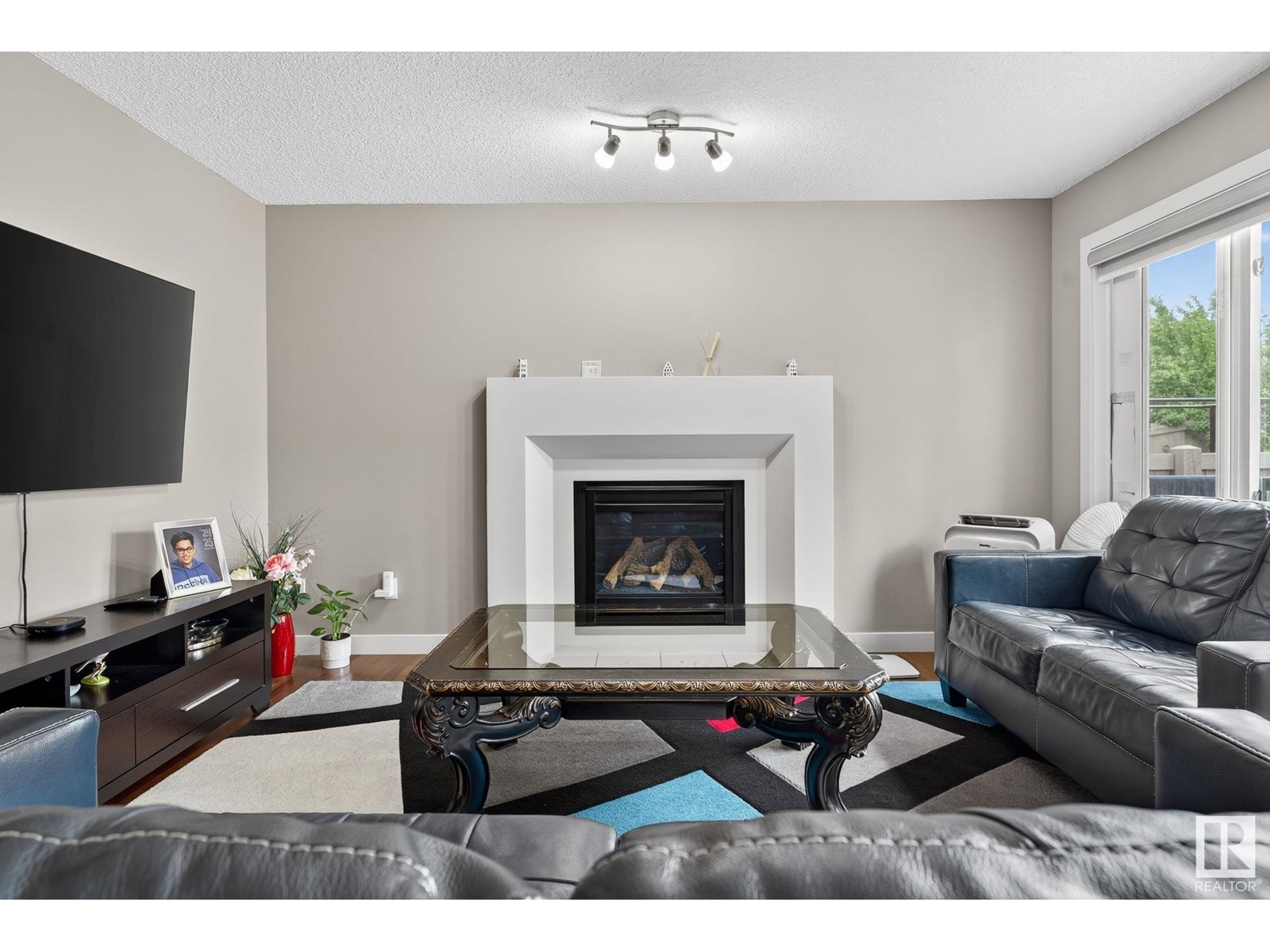 Photo 14 of 6811 19 Av Sw Sw, Edmonton AB