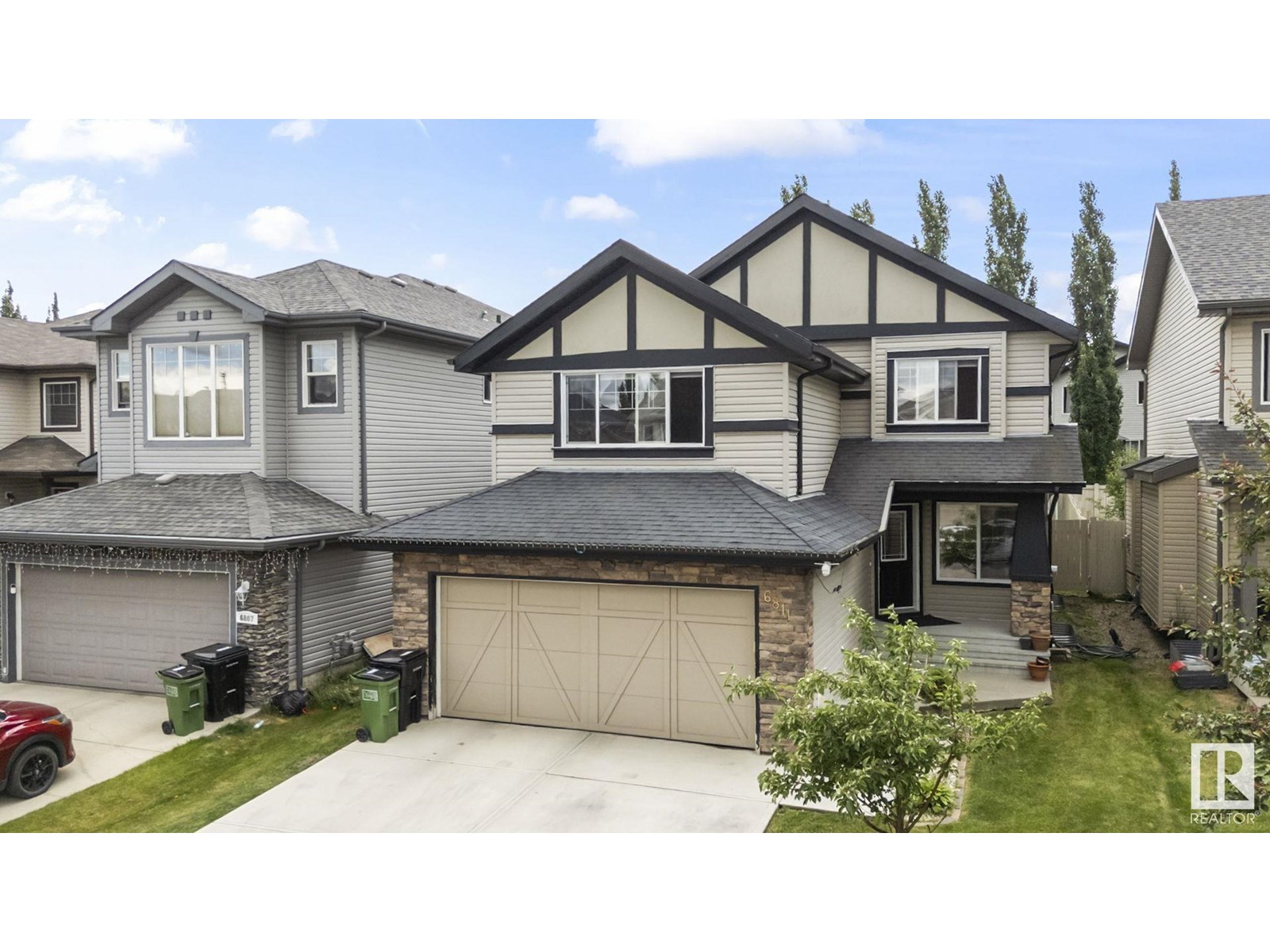 Photo 4 of 6811 19 Av Sw Sw, Edmonton AB