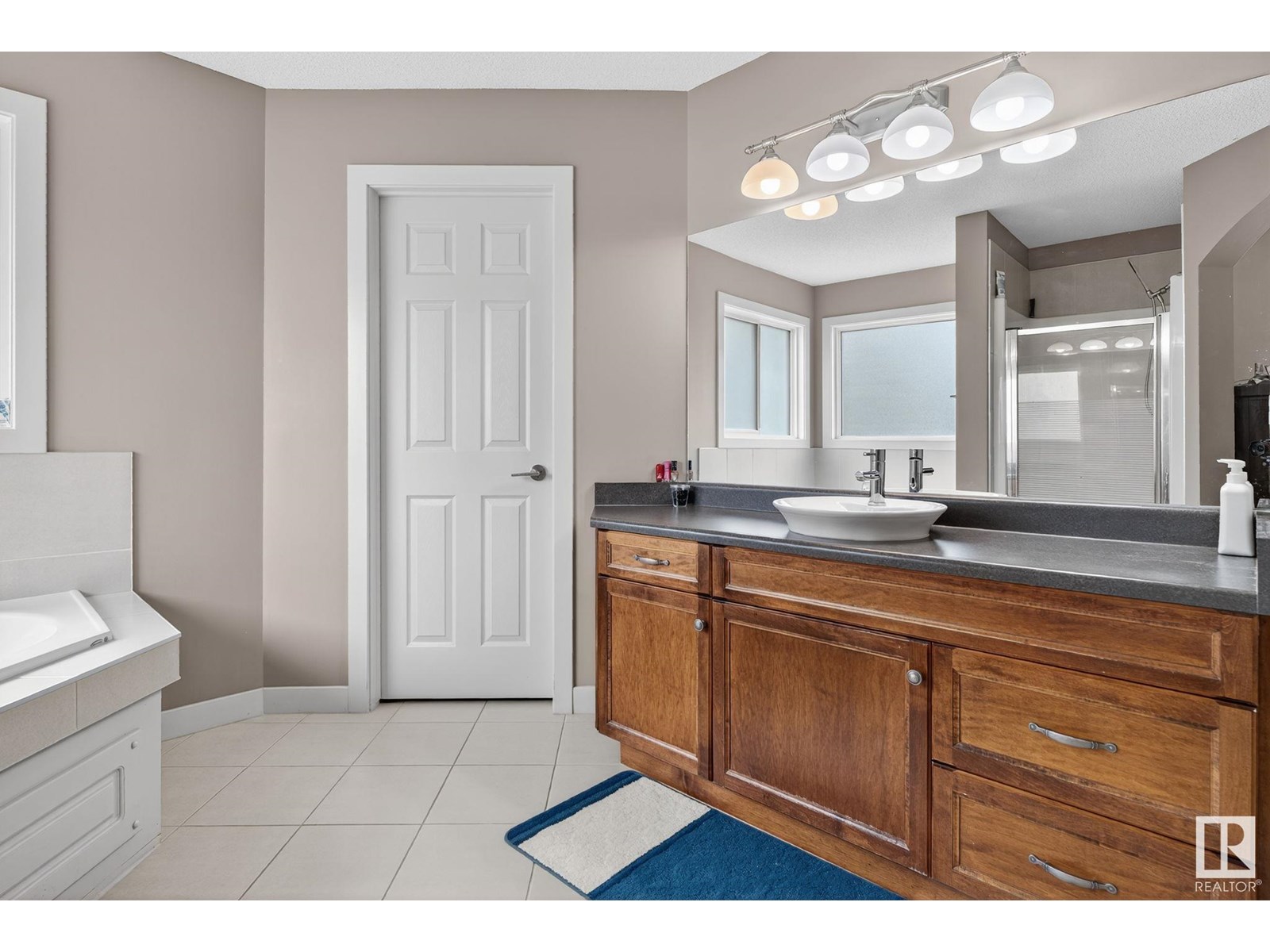 Photo 37 of 6811 19 Av Sw Sw, Edmonton AB