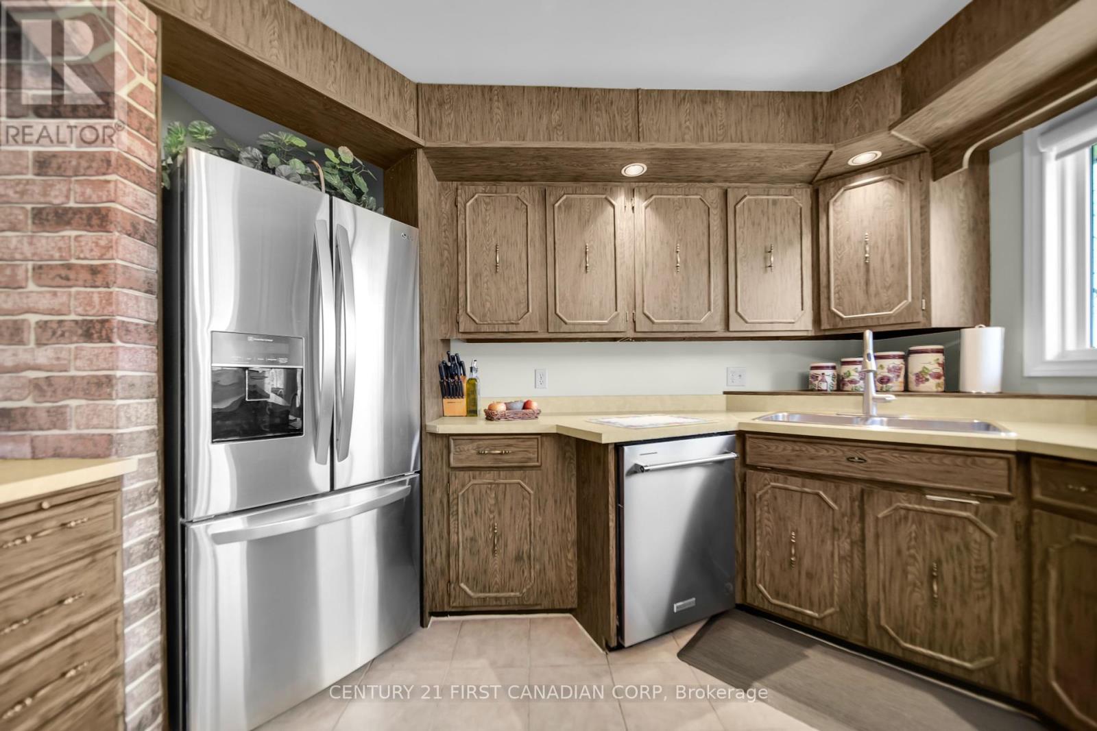 Photo 15 of 10016 Graham Road, West Elgin ON