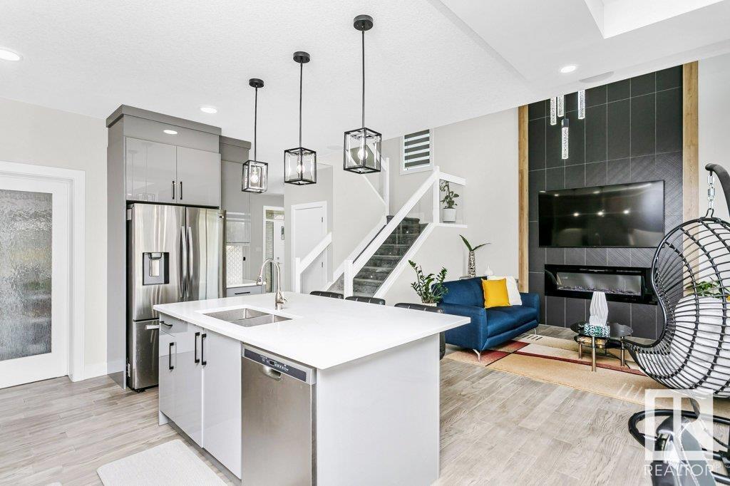 Photo 17 of 20916 131 Av Nw Nw, Edmonton AB
