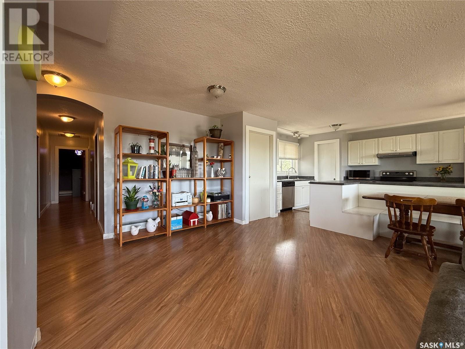 223 2nd AVENUE E — photo 25