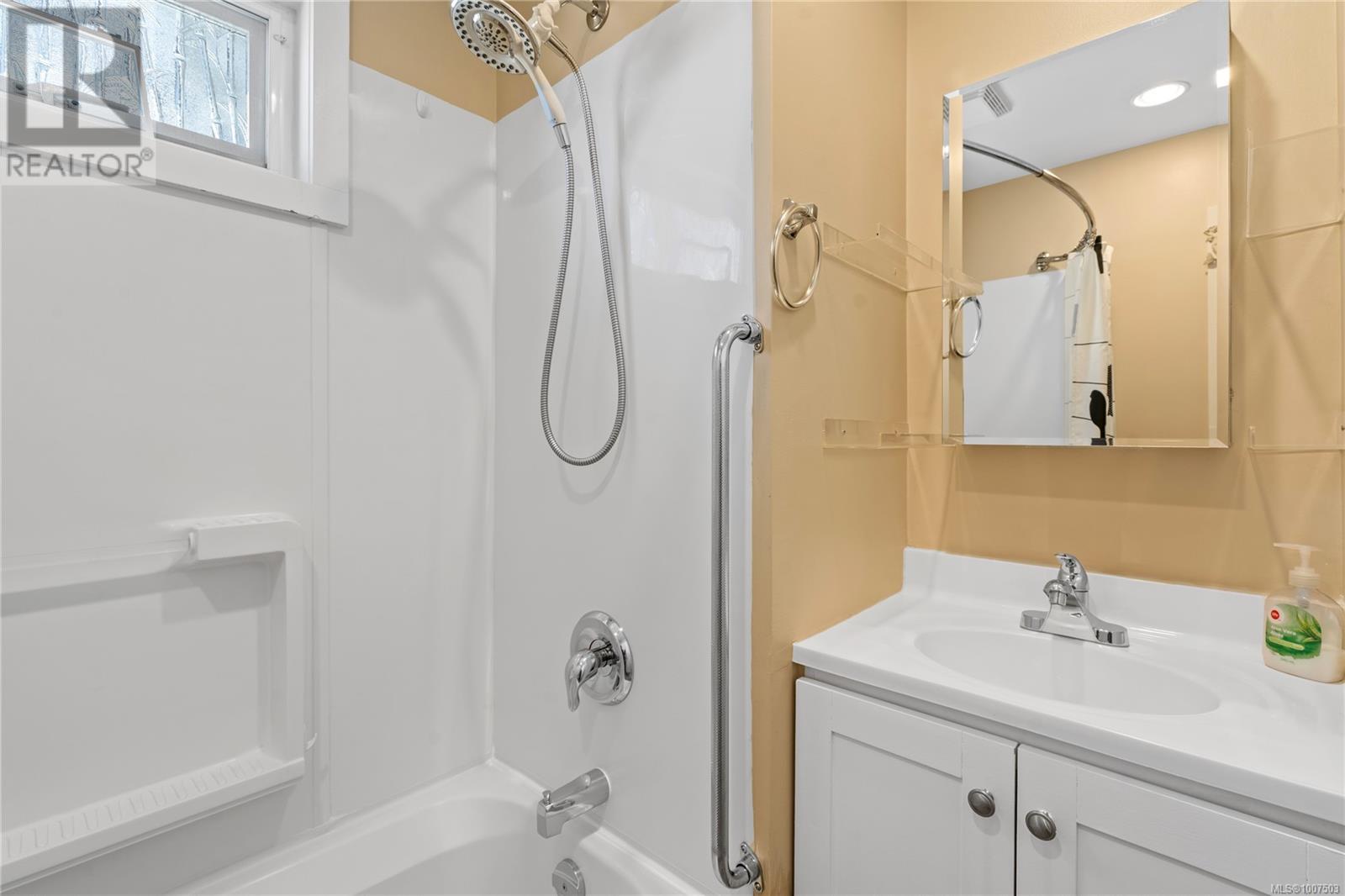 Photo 20 of 3773 14th Ave, Port Alberni BC