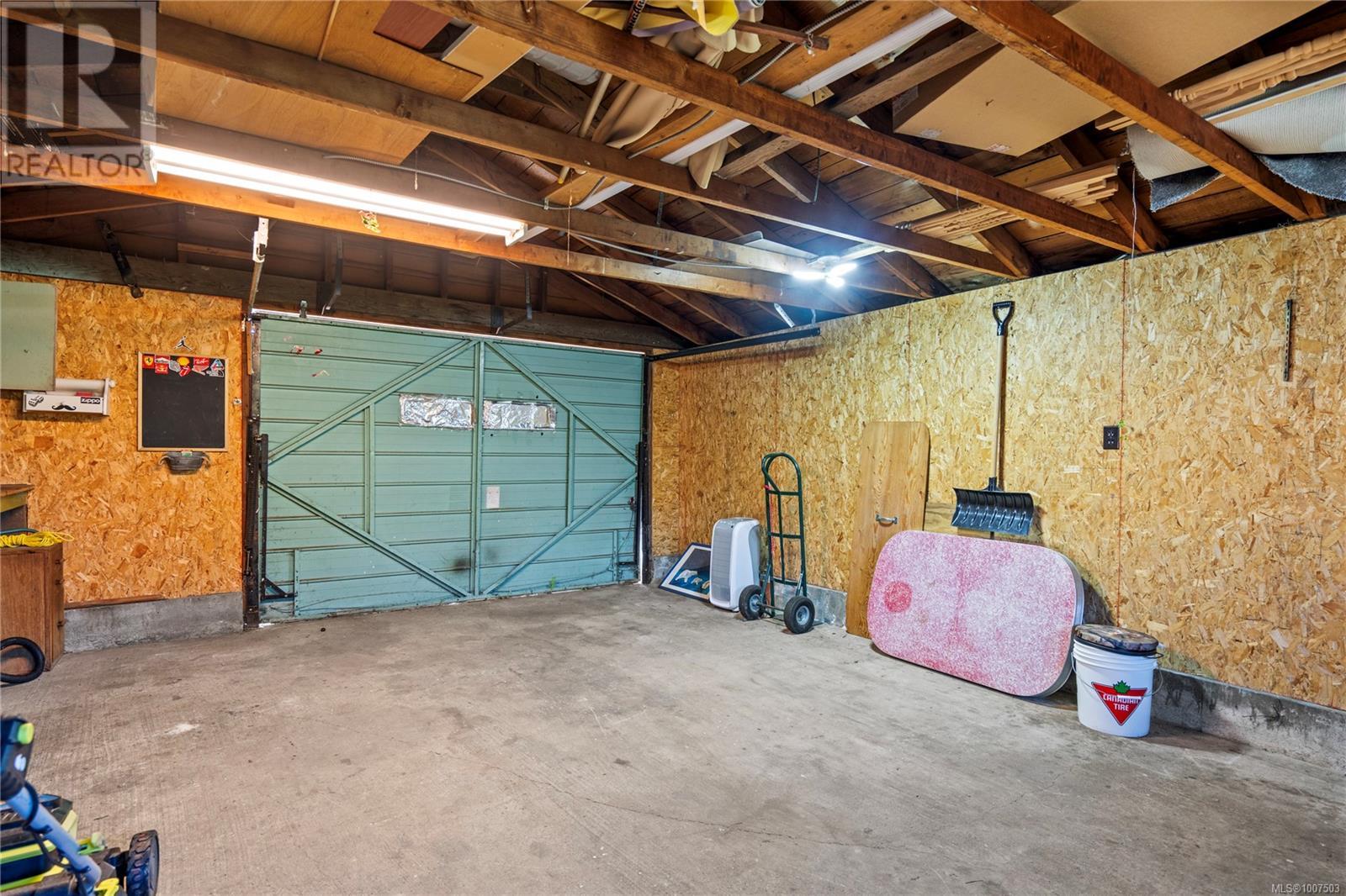 Photo 12 of 3773 14th Ave, Port Alberni BC