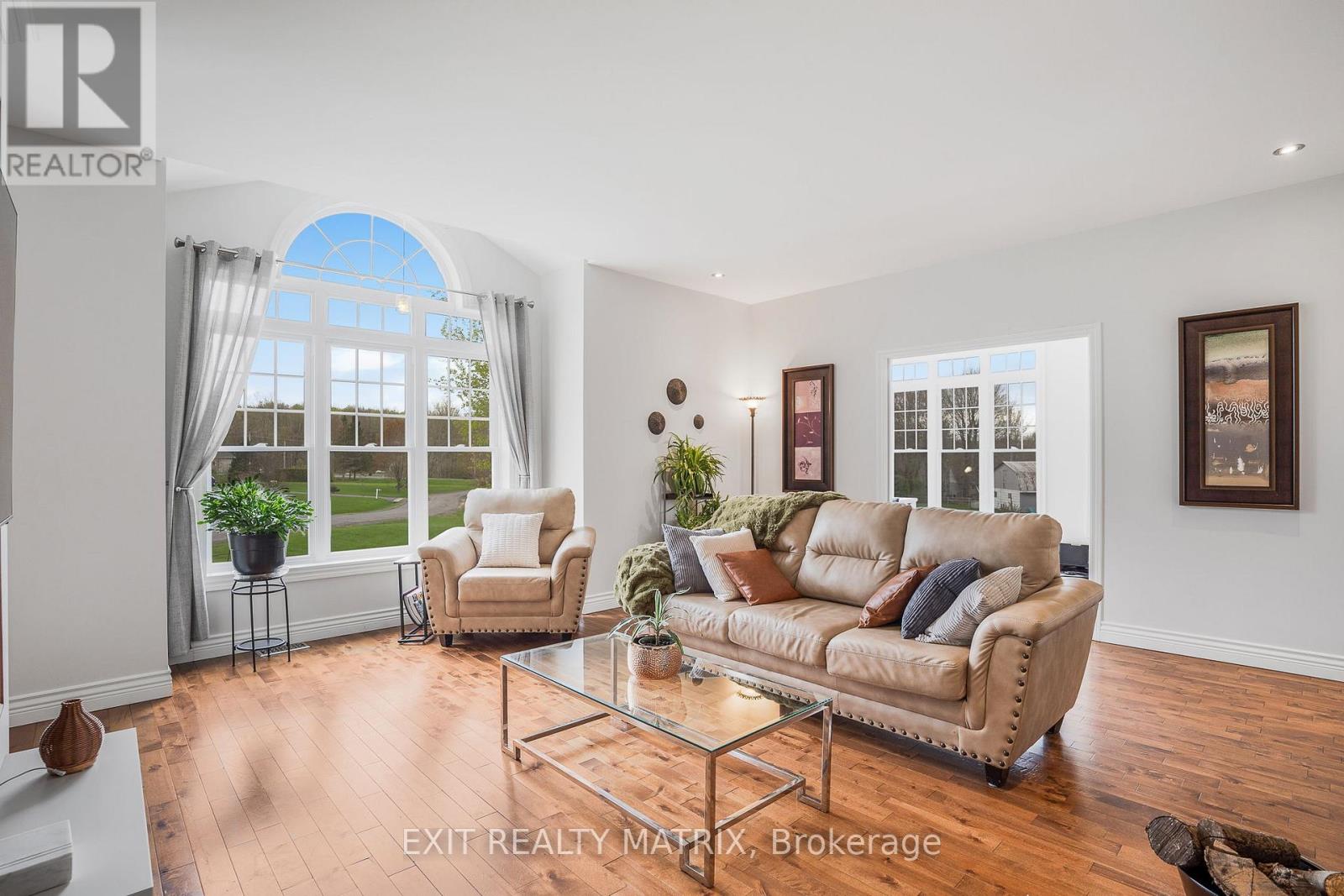 Photo 41 of 5 64 Radstock Lane, Champlain ON