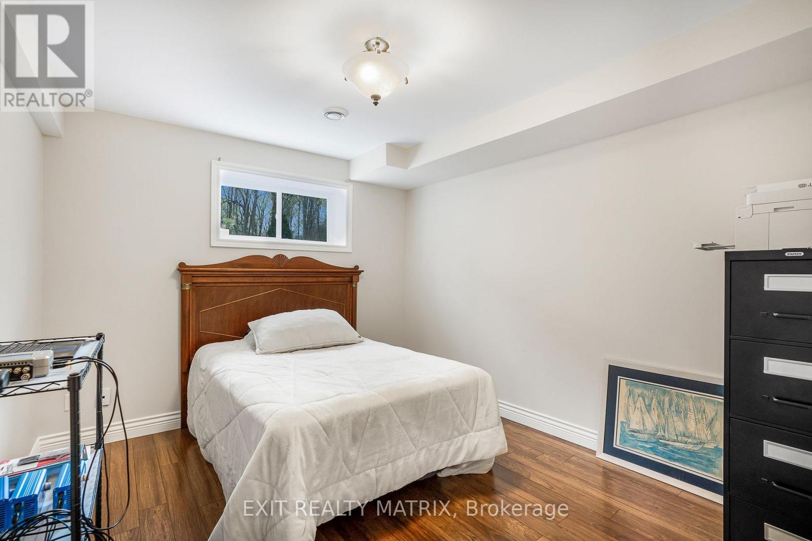 Photo 6 of 5 64 Radstock Lane, Champlain ON