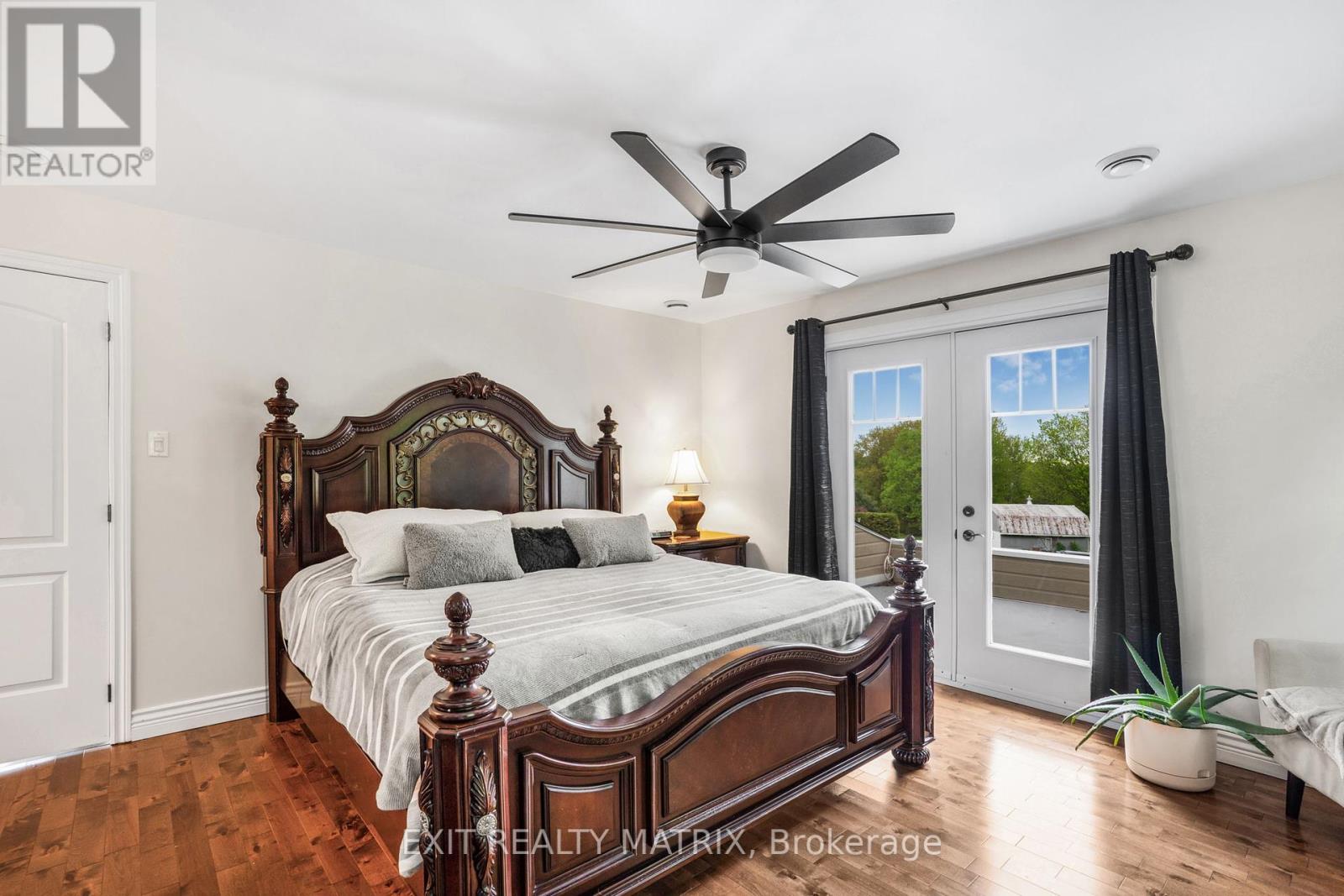Photo 11 of 5 64 Radstock Lane, Champlain ON