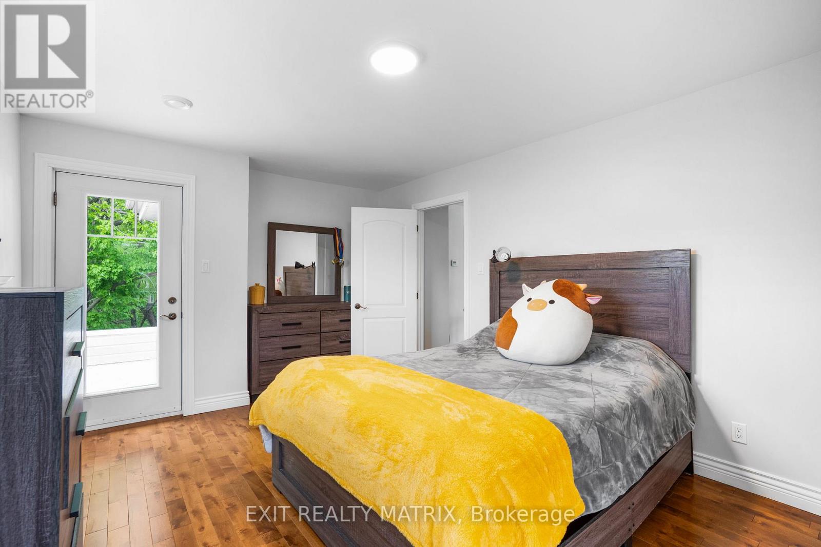 Photo 15 of 5 64 Radstock Lane, Champlain ON
