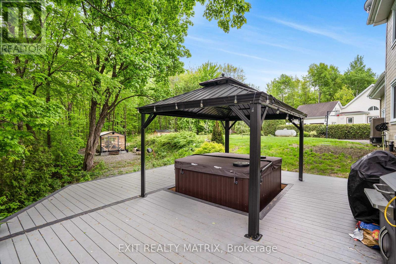 Photo 19 of 5 64 Radstock Lane, Champlain ON