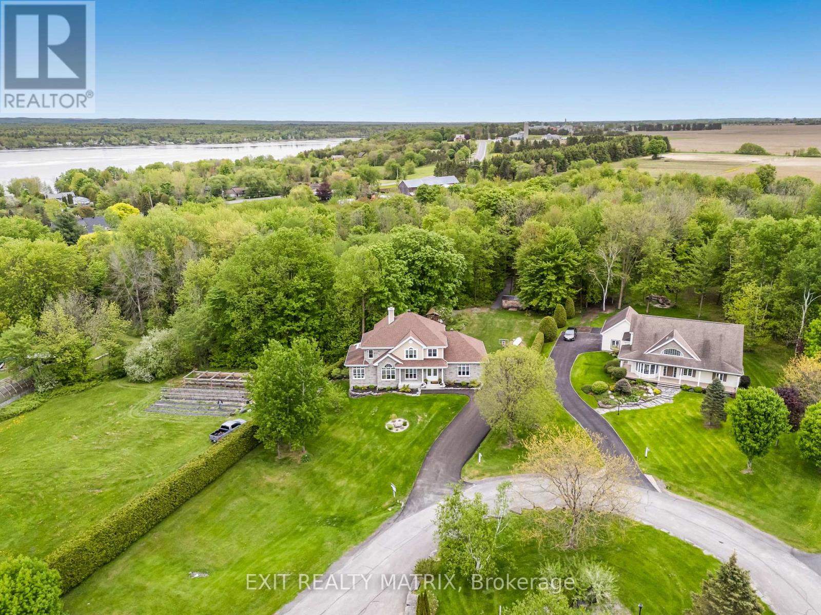 Photo 24 of 5 64 Radstock Lane, Champlain ON