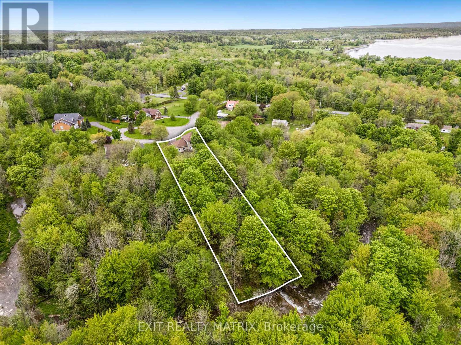 Photo 33 of 5 64 Radstock Lane, Champlain ON