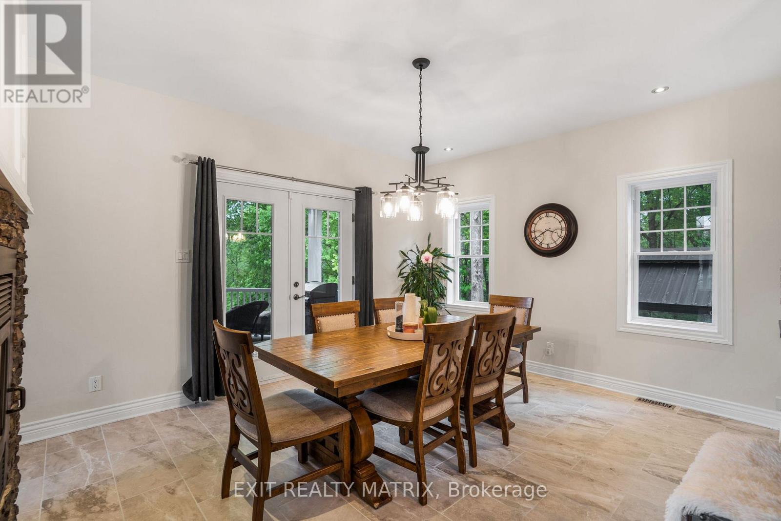 Photo 38 of 5 64 Radstock Lane, Champlain ON