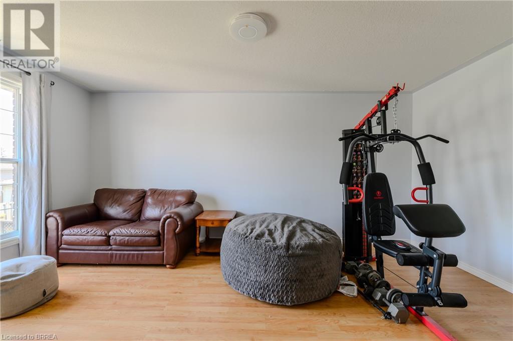 Photo 11 of 880 A Colborne Street, Brantford ON