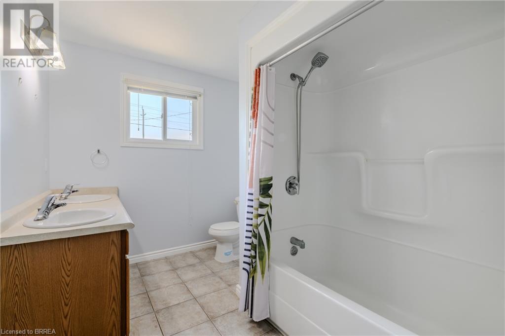Photo 2 of 880 A Colborne Street, Brantford ON