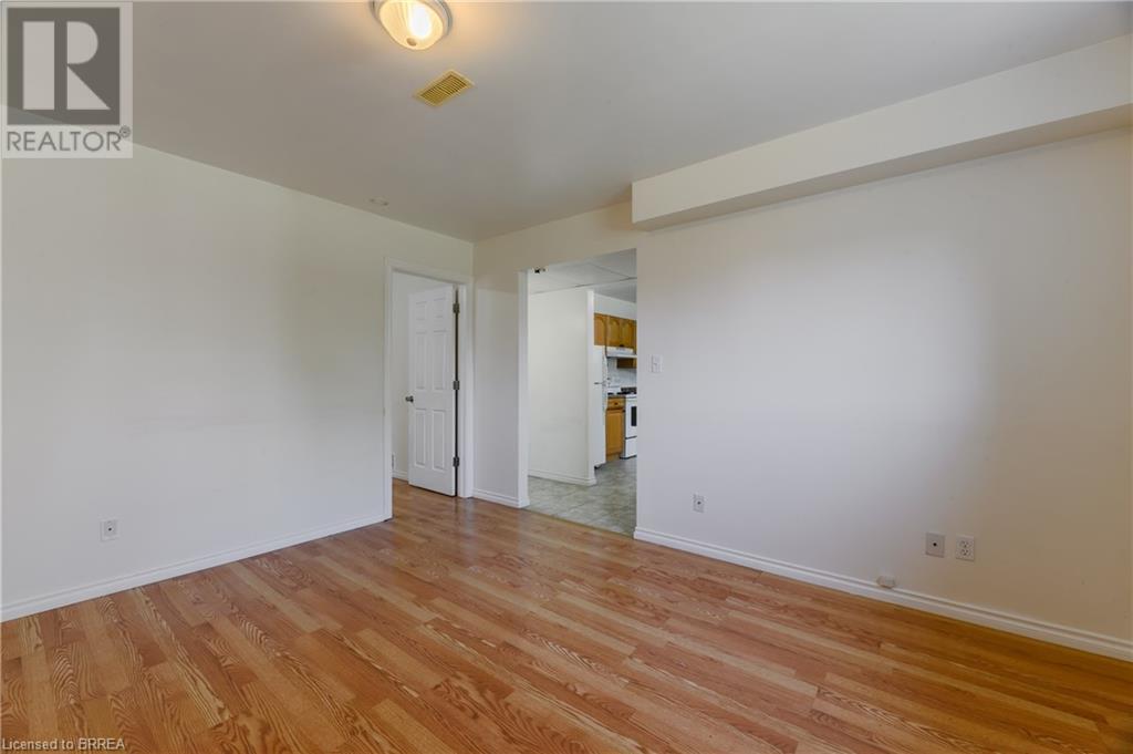 Photo 5 of 880 A Colborne Street, Brantford ON