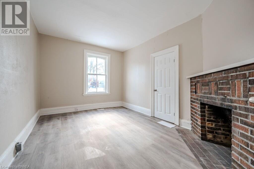 Photo 25 of 39 Park Avenue, Brantford ON