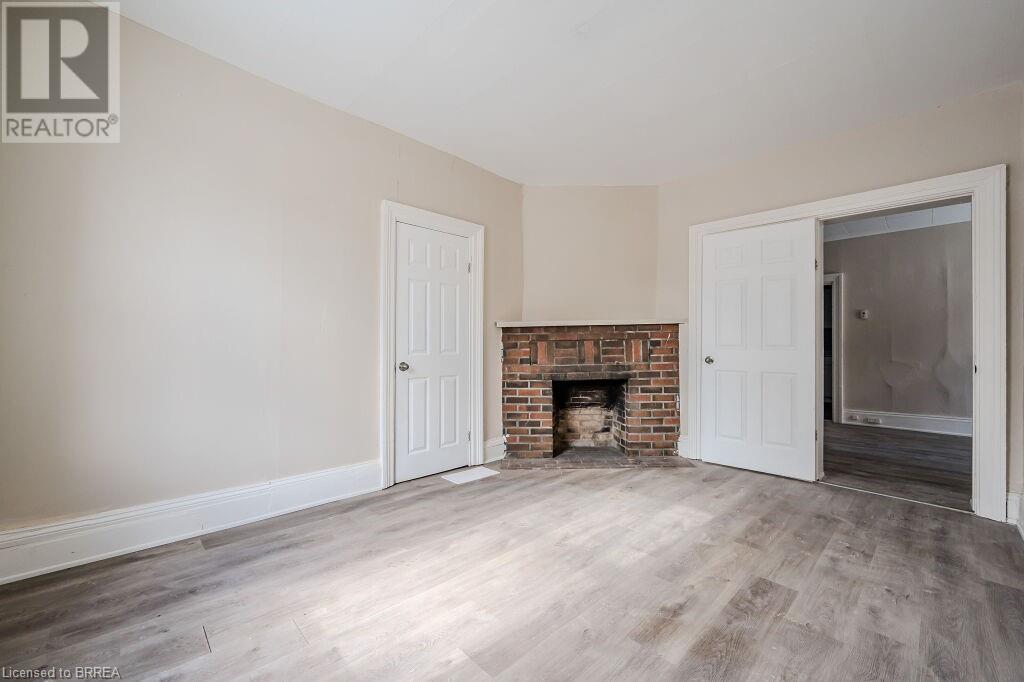 Photo 27 of 39 Park Avenue, Brantford ON