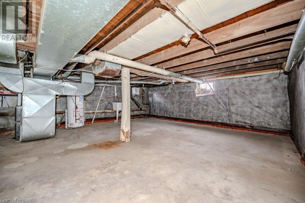 Photo 28 of 39 Park Avenue, Brantford ON